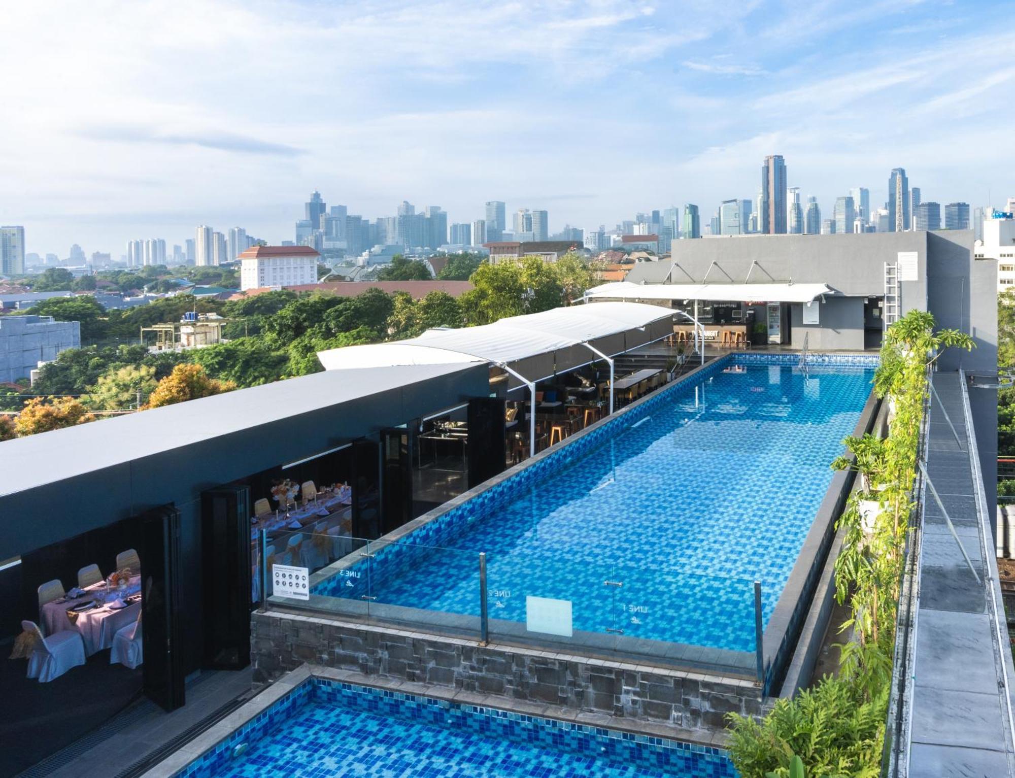 Mercure Jakarta Cikini Экстерьер фото