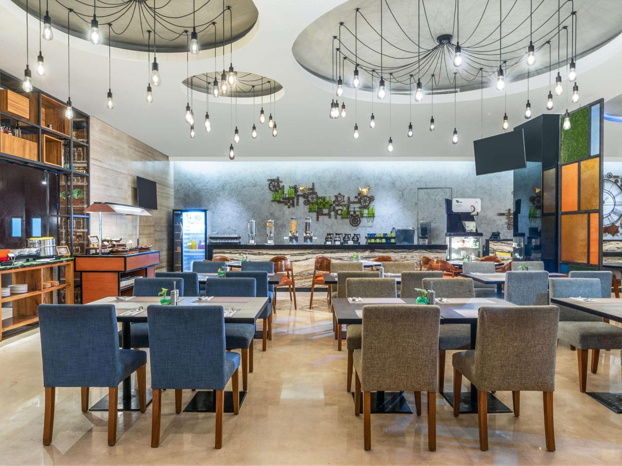 Mercure Jakarta Cikini Экстерьер фото