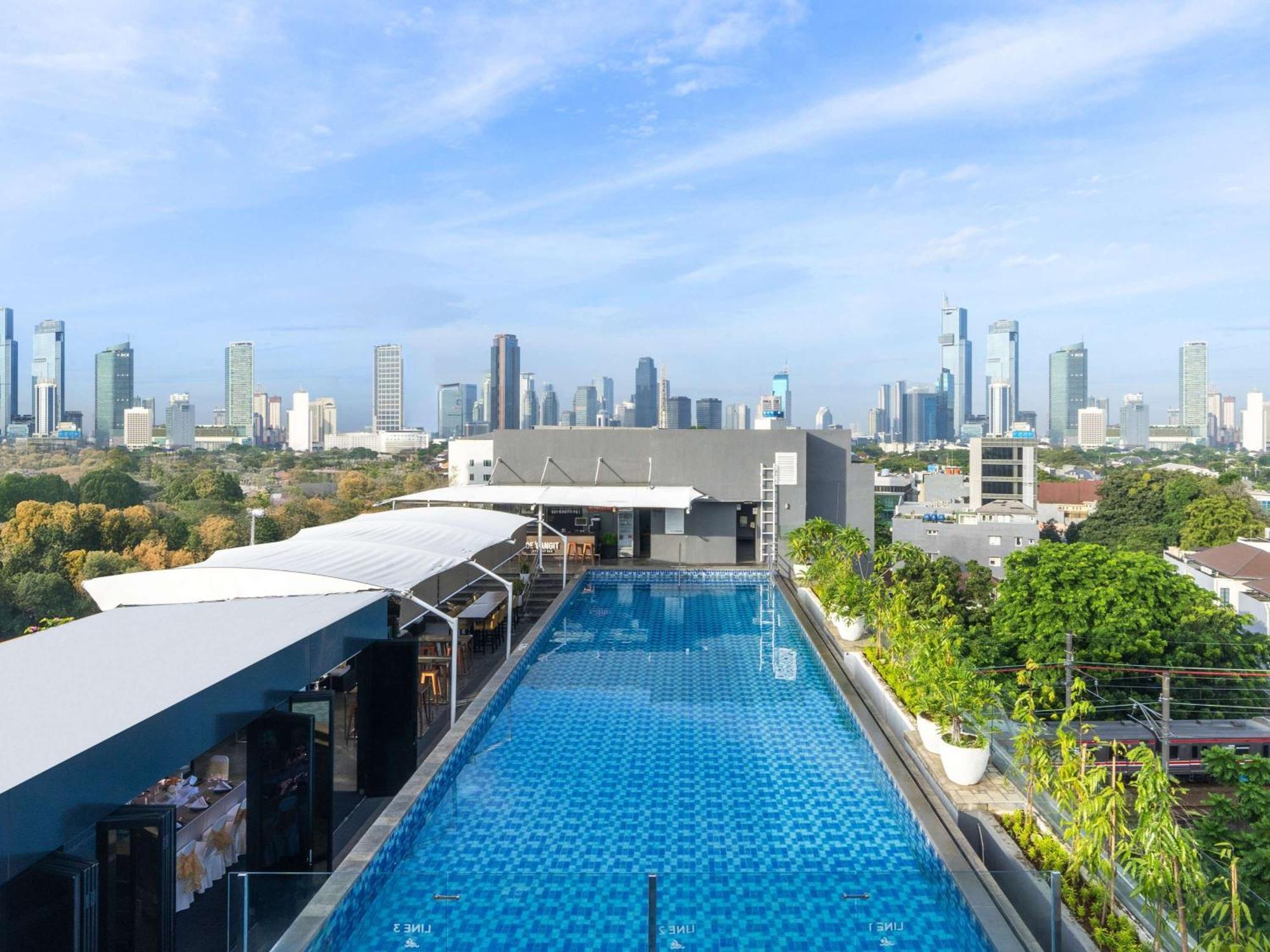Mercure Jakarta Cikini Экстерьер фото